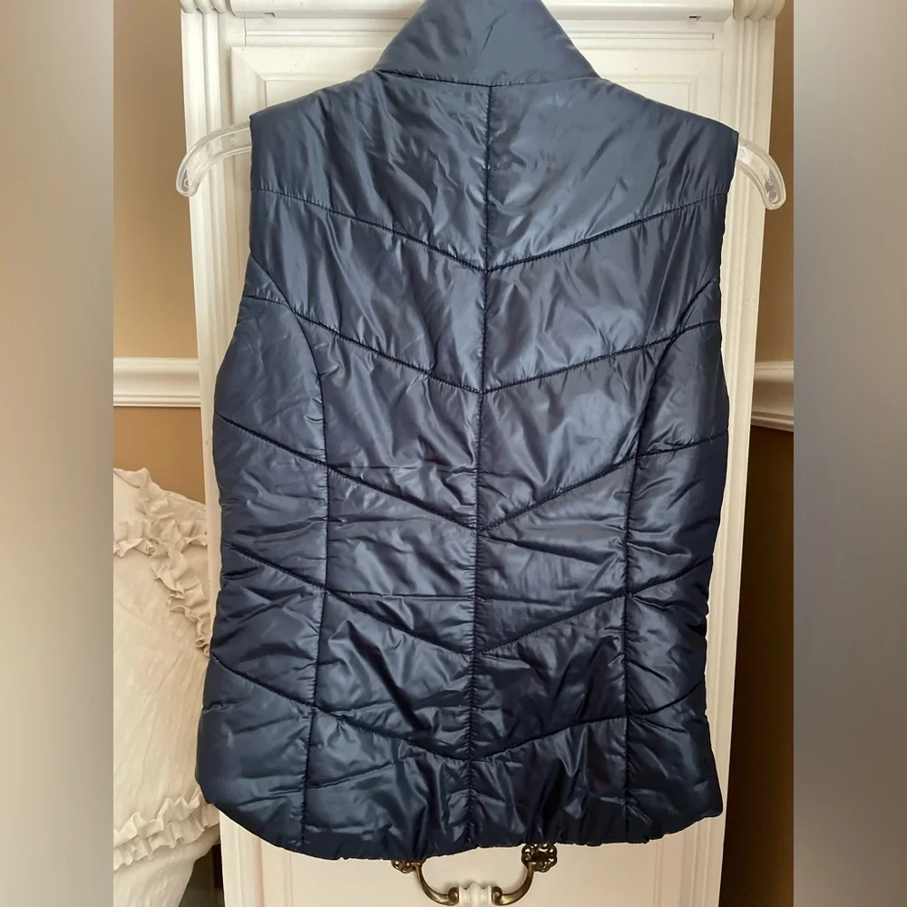 Aeropostale Navy Blue Vest with Light Blue Interior - Picture 5 of 5